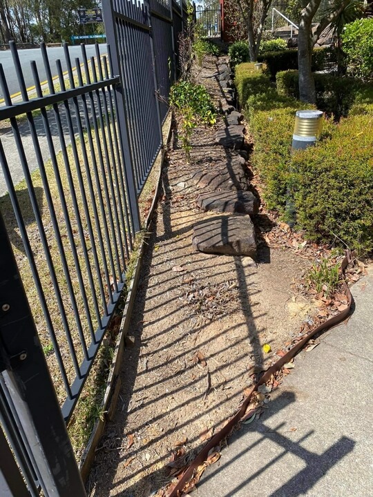 Garden Lawn Maintenance Brisbane 014