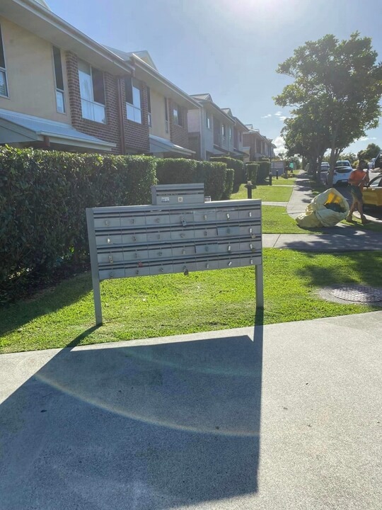 Garden Lawn Maintenance Brisbane 034