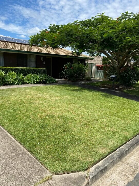Garden Lawn Maintenance Brisbane 039